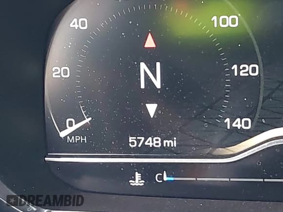 ✅ 2024 GMC Yukon AT4 • VIN: 1GKS2CKD7RR331840 • Lot: 41262938. Listed on IAAI with 5,748 mi. Free auction sales archive from the USA and detailed vehicle history report at DreamBid. Image 15.