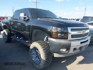 2012 Chevrolet Silverado 1500 LT z VIN 3GCPCSE05CG143357, wystawiony jako IAAI lot #42749456 z przebiegiem Nie podano mil oraz . Historia ofert i sprzedaży dostępna na DreamBid. Obrazek 1.