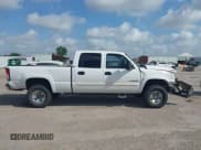 ✅ 2006 Chevrolet Silverado 2500HD LT2 • VIN: 1GCHK23U56F109356 • Lot: 42545620. Wystawiony na IAAI z przebiegiem 198 072 mil. Bezpłatny archiwum sprzedaży aukcyjnych z USA i szczegółowy raport historii pojazdu na DreamBid. Zdjęcie 13.
