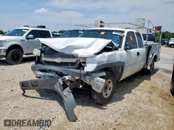✅ 2003 Chevrolet Silverado 2500HD LS • VIN: 1GCHC29UX3E196435 • Lot: 60492845. Listed on Copart with Not provided. Free auction sales archive from the USA and detailed vehicle history report at DreamBid. Image 1.