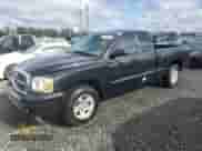 2006 Dodge Dakota SLT z VIN 1D7HE42N26S666249, wystawiony jako Copart lot #82193124 z przebiegiem 195 817 mil mil oraz Szkoda całkowita • Salvage title. Historia ofert i sprzedaży dostępna na DreamBid. Obrazek 1.