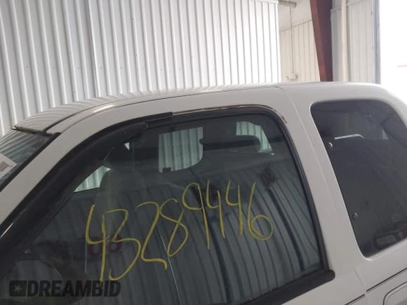 ✅ 2000 Toyota Tundra Limited • VIN: 5TBBT4818YS107240 • Lot: 43289446. Wystawiony na IAAI z przebiegiem 227 627 mil. Bezpłatny archiwum sprzedaży aukcyjnych z USA i szczegółowy raport historii pojazdu na DreamBid. Zdjęcie 6.