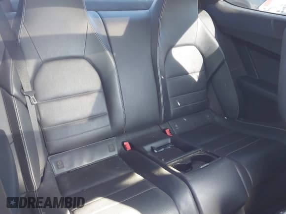 ✅ 2013 Mercedes-Benz C 250 • VIN: WDDGJ4HBXDG020882 • Lot: 41466590. Wystawiony na IAAI z przebiegiem 144 976 mil. Bezpłatny archiwum sprzedaży aukcyjnych z USA i szczegółowy raport historii pojazdu na DreamBid. Zdjęcie 8.