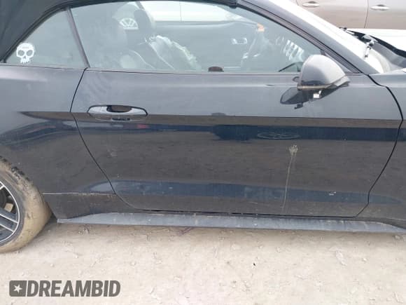 ✅ 2018 Ford Mustang EcoBoost Premium • VIN: 1FATP8UH5J5111239 • Lot: 42021034. Listed on IAAI with 96,986 mi. Free auction sales archive from the USA and detailed vehicle history report at DreamBid. Image 13.