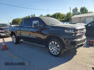 ✅ 2021 Chevrolet Silverado 1500 High Country • VIN: 1GCUYHET8MZ312239 • Lot: 69828424. Wystawiony na Copart z przebiegiem 100 042 mil. Bezpłatny archiwum sprzedaży aukcyjnych z USA i szczegółowy raport historii pojazdu na DreamBid. Zdjęcie 4.