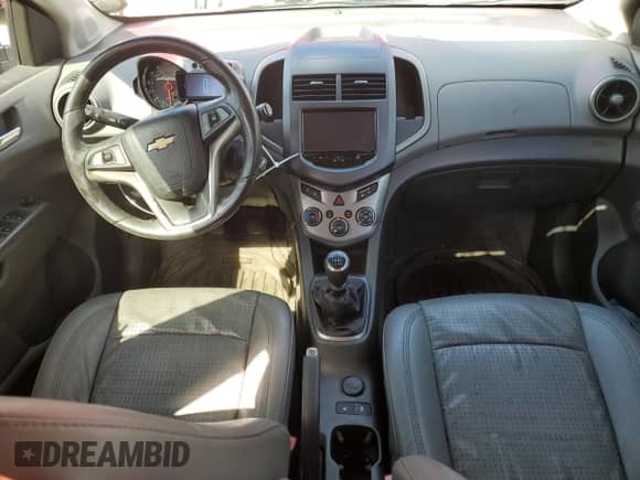 ✅ 2013 Chevrolet Sonic LTZ • VIN: 1G1JF6SB2D4105666 • Лот: 73724114. Размещён на Copart с пробегом 86 253 миль миль. Получите бесплатный доступ к архиву аукционных продаж из США и посмотрите подробный отчёт об истории автомобиля на DreamBid. Изображение 8.