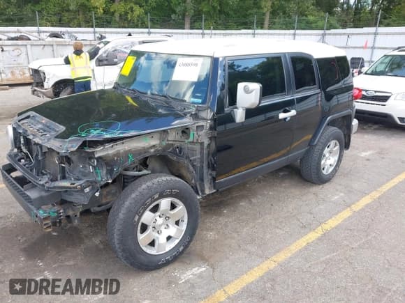 ✅ 2010 Toyota FJ Cruiser • VIN: JTEBU4BFXAK089812 • Лот: 43088598. Опубликован ранее на IAAI с пробегом 157 378 миль. Бесплатный доступ к архиву аукционных продаж из США и подробный отчёт об истории автомобиля на DreamBid. Изображение 20.