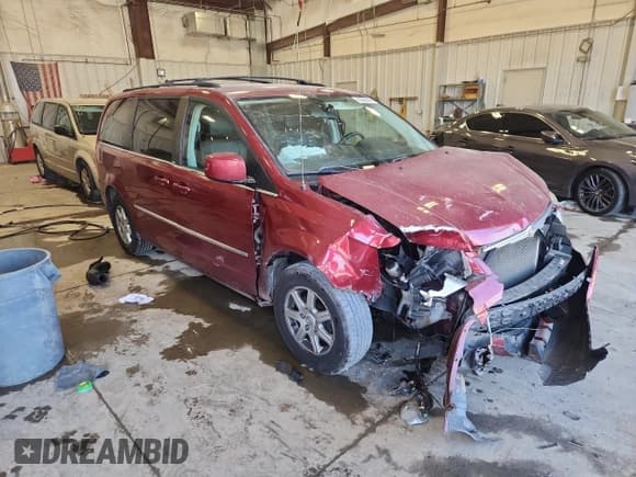 ✅ 2010 Chrysler Town & Country Touring Plus • VIN: 2A4RR8DX4AR495033 • Lot: 85886445. Wystawiony na Copart z przebiegiem 122 825 mil. Bezpłatny archiwum sprzedaży aukcyjnych z USA i szczegółowy raport historii pojazdu na DreamBid. Zdjęcie 4.