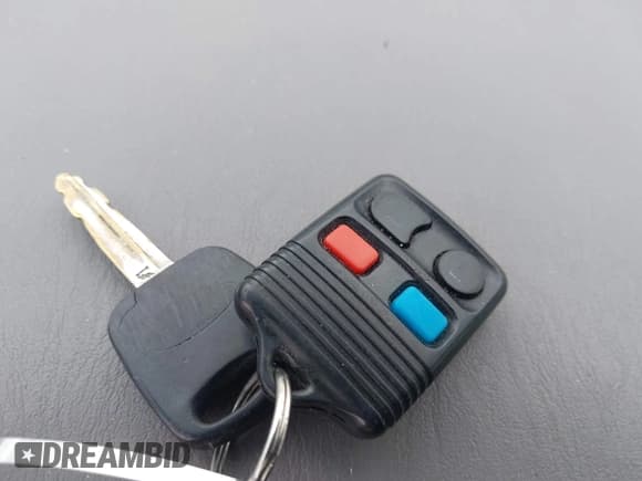 ✅ 2002 Ford Escape XLT Choice • VIN: 1FMYU03162KD14069 • Лот: 43538626. Опубликован ранее на IAAI с пробегом 195 482 миль. Бесплатный доступ к архиву аукционных продаж из США и подробный отчёт об истории автомобиля на DreamBid. Изображение 11.