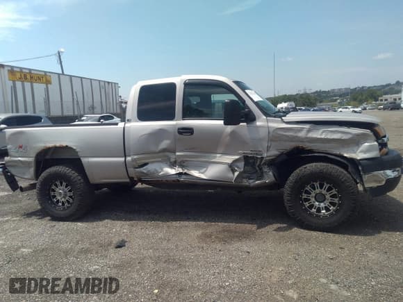 ✅ 2004 Chevrolet Silverado 2500HD LS • VIN: 1GCHK29224E249020 • Лот: 39827827. Опубликован ранее на IAAI с пробегом 266 564 миль. Бесплатный доступ к архиву аукционных продаж из США и подробный отчёт об истории автомобиля на DreamBid. Изображение 6.