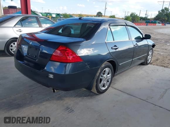 ✅ 2006 Honda Accord EX-L • VIN: 1HGCM56876A061183 • Lot: 43793606. Listed on IAAI with 93,117 mi. Free auction sales archive from the USA and detailed vehicle history report at DreamBid. Image 4.