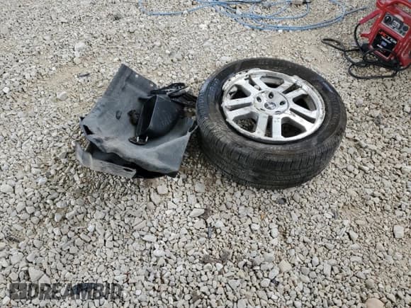 ✅ 2006 Ford Mustang GT Deluxe • VIN: 1ZVHT82H965213680 • Lot: 80525525. Wystawiony na Copart z przebiegiem 161 509 mil. Bezpłatny archiwum sprzedaży aukcyjnych z USA i szczegółowy raport historii pojazdu na DreamBid. Zdjęcie 12.