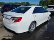✅ 2013 Toyota Camry XLE • VIN: 4T1BF1FK7DU241361 • Lot: 43448865. Wystawiony na IAAI z przebiegiem 234 878 mil. Bezpłatny archiwum sprzedaży aukcyjnych z USA i szczegółowy raport historii pojazdu na DreamBid. Zdjęcie 4.
