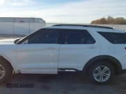 ✅ 2020 Ford Explorer XLT • VIN: 1FMSK7DH9LGB15277 • Lot: 43677993. Wystawiony na IAAI z przebiegiem 98 285 mil. Bezpłatny archiwum sprzedaży aukcyjnych z USA i szczegółowy raport historii pojazdu na DreamBid. Zdjęcie 15.