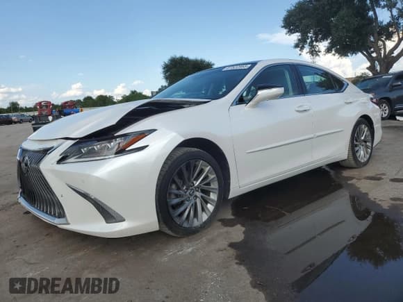 ✅ 2020 Lexus ES 350 Ultra Luxury • VIN: 58AFZ1B11LU071706 • Lot: 67522955. Listed on Copart with 37,660 mi. Free auction sales archive from the USA and detailed vehicle history report at DreamBid. Image 1.