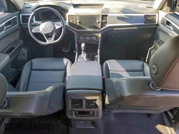 ✅ 2022 Volkswagen Atlas SEL R-Line • VIN: 1V2AR2CA3NC513760 • Lot: 96081705. Wystawiony na Copart z przebiegiem Nie podano. Bezpłatny archiwum sprzedaży aukcyjnych z USA i szczegółowy raport historii pojazdu na DreamBid. Zdjęcie 8.