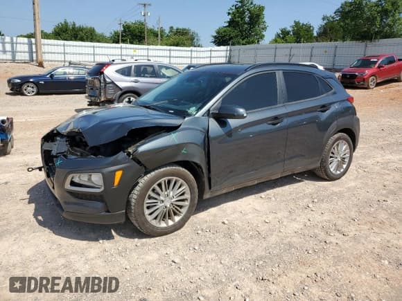 ✅ 2020 Hyundai Kona SEL • VIN: KM8K22AA6LU575038 • Лот: 55038864. Опубликован ранее на Copart с пробегом 38 850 миль. Бесплатный доступ к архиву аукционных продаж из США и подробный отчёт об истории автомобиля на DreamBid. Изображение 1.