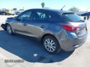 ✅ 2018 Mazda 3 Sport • VIN: 3MZBN1K75JM171686 • Lot: 43363933. Wystawiony na IAAI z przebiegiem 74 025 mil. Bezpłatny archiwum sprzedaży aukcyjnych z USA i szczegółowy raport historii pojazdu na DreamBid. Zdjęcie 3.