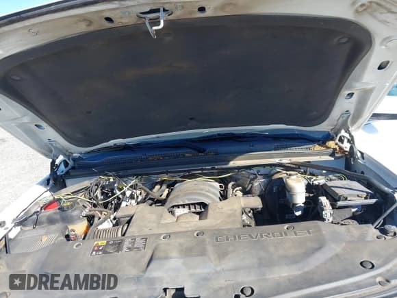 ✅ 2015 Chevrolet Suburban LT • VIN: 1GNSCJKC4FR616440 • Lot: 43489812. Wystawiony na IAAI z przebiegiem 212 406 mil. Bezpłatny archiwum sprzedaży aukcyjnych z USA i szczegółowy raport historii pojazdu na DreamBid. Zdjęcie 10.