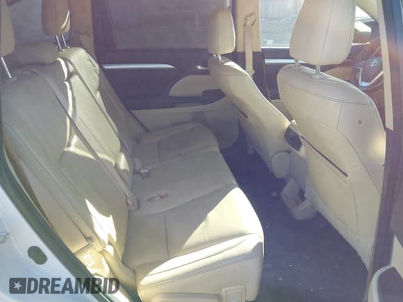 ✅ 2015 Toyota Highlander XLE • VIN: 5TDJKRFH7FS098918 • Лот: 43482041. Опубликован ранее на IAAI с пробегом 124 980 миль. Бесплатный доступ к архиву аукционных продаж из США и подробный отчёт об истории автомобиля на DreamBid. Изображение 8.