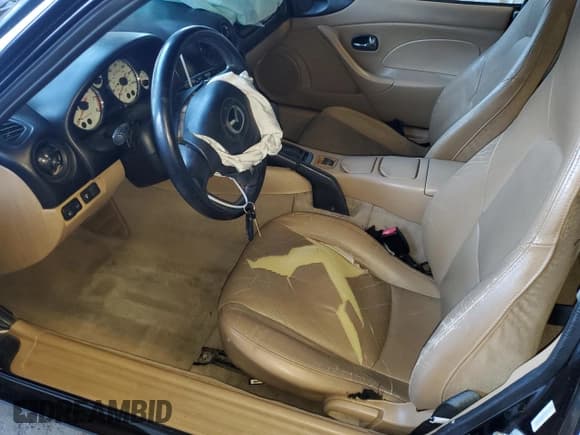 ✅ 2001 Mazda MX-5 Miata • VIN: JM1NB353610214500 • Lot: 92922135. Listed on Copart with 159,823 mi. Free auction sales archive from the USA and detailed vehicle history report at DreamBid. Image 7.