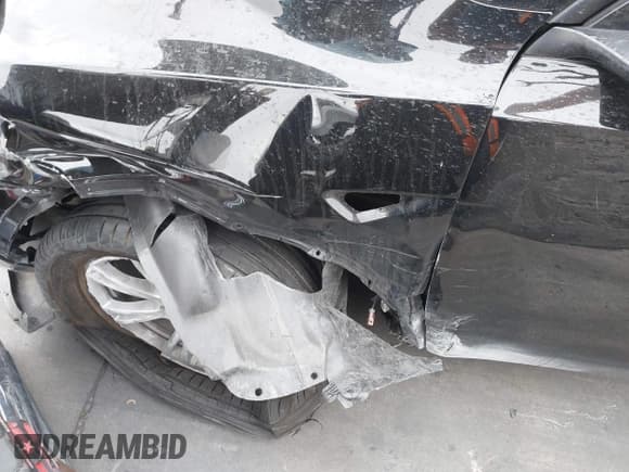 ✅ 2022 Tesla Model Y Long Range • VIN: 7SAYGDEE9NA022842 • Lot: 42003782. Wystawiony na IAAI z przebiegiem 36 010 mil. Bezpłatny archiwum sprzedaży aukcyjnych z USA i szczegółowy raport historii pojazdu na DreamBid. Zdjęcie 6.