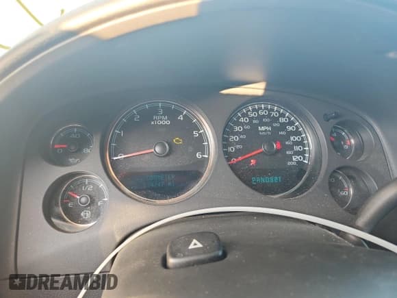 ✅ 2007 GMC Yukon SLT • VIN: 1GKFC13J57J105461 • Лот: 85537755. Опубликован ранее на Copart с пробегом 234 247 миль. Бесплатный доступ к архиву аукционных продаж из США и подробный отчёт об истории автомобиля на DreamBid. Изображение 9.