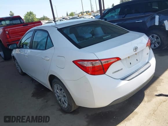 ✅ 2018 Toyota Corolla L • VIN: 2T1BURHE8JC965570 • Lot: 42431828. Listed on IAAI with 96,422 mi. Free auction sales archive from the USA and detailed vehicle history report at DreamBid. Image 3.