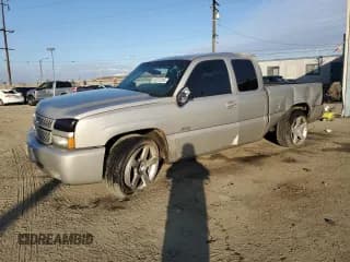 ✅ 2006 Chevrolet Silverado SS • VIN: 2GCEC19N161261264 • Лот: 43270705. Опубликован ранее на Copart с пробегом 216 078 миль. Бесплатный доступ к архиву аукционных продаж из США и подробный отчёт об истории автомобиля на DreamBid. Изображение 1.