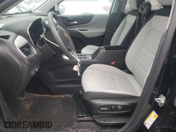 ✅ 2023 Chevrolet Equinox LS • VIN: 3GNAXHEG4PL118741 • Lot: 83856265. Wystawiony na Copart z przebiegiem 20 611 mil. Bezpłatny archiwum sprzedaży aukcyjnych z USA i szczegółowy raport historii pojazdu na DreamBid. Zdjęcie 7.