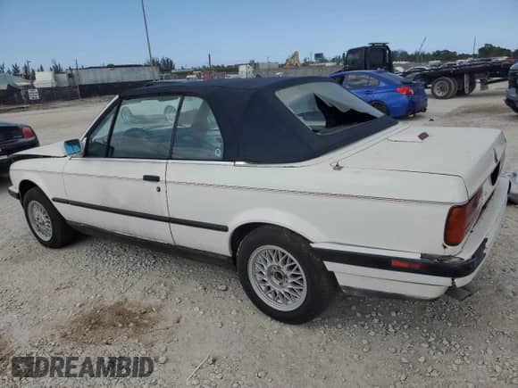 1991 BMW 3 Series z VIN WBABB2317MEC26337, wystawiony jako Copart lot #56911105 z przebiegiem 156 780 mil mil oraz Czysty tytuł • Clean title. Historia ofert i sprzedaży dostępna na DreamBid. Obrazek 2.