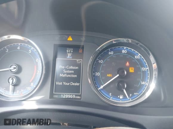 ✅ 2018 Toyota Corolla L • VIN: 5YFBURHE3JP847801 • Lot: 43170343. Listed on IAAI with 129,969 mi. Free auction sales archive from the USA and detailed vehicle history report at DreamBid. Image 7.