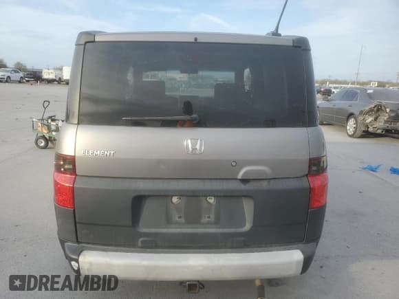 ✅ 2005 Honda Element EX • VIN: 5J6YH18625L010068 • Лот: 46876945. Опубликован ранее на Copart с пробегом Не указан. Бесплатный доступ к архиву аукционных продаж из США и подробный отчёт об истории автомобиля на DreamBid. Изображение 6.