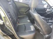 ✅ 2014 Mazda 3 i Grand Touring • VIN: JM1BM1W71E1120186 • Лот: 71405355. Опубликован ранее на Copart с пробегом 133 118 миль. Бесплатный доступ к архиву аукционных продаж из США и подробный отчёт об истории автомобиля на DreamBid. Изображение 10.