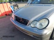 ✅ 2003 Mercedes-Benz C 240 • VIN: WDBRF81J23F399151 • Lot: 42148929. Wystawiony na IAAI z przebiegiem Nie podano. Bezpłatny archiwum sprzedaży aukcyjnych z USA i szczegółowy raport historii pojazdu na DreamBid. Zdjęcie 6.