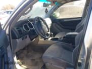 ✅ 2003 Toyota 4Runner SR5 • VIN: JTEZU14R738002890 • Лот: 40900389. Опубликован ранее на IAAI с пробегом 212 918 миль. Бесплатный доступ к архиву аукционных продаж из США и подробный отчёт об истории автомобиля на DreamBid. Изображение 5.