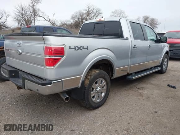 ✅ 2011 Ford F-150 XLT • VIN: 1FTFW1ET3BFD13092 • Lot: 43820814. Wystawiony na IAAI z przebiegiem 157 649 mil. Bezpłatny archiwum sprzedaży aukcyjnych z USA i szczegółowy raport historii pojazdu na DreamBid. Zdjęcie 4.
