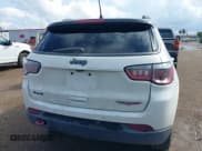 ✅ 2019 Jeep Compass Trailhawk • VIN: 3C4NJDDB8KT597782 • Lot: 43368576. Wystawiony na IAAI z przebiegiem 116 485 mil. Bezpłatny archiwum sprzedaży aukcyjnych z USA i szczegółowy raport historii pojazdu na DreamBid. Zdjęcie 17.