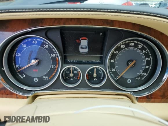 ✅ 2015 Bentley Flying Spur V8 • VIN: SCBET9ZA6F8048113 • Лот: 67754744. Опубликован ранее на Copart с пробегом 70 342 миль. Бесплатный доступ к архиву аукционных продаж из США и подробный отчёт об истории автомобиля на DreamBid. Изображение 9.