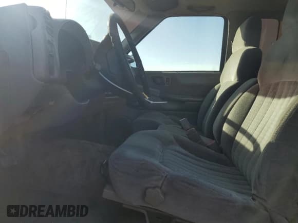 ✅ 1998 Chevrolet S-10 LS • VIN: 1GCCS1949W8144563 • Лот: 89295485. Опубликован ранее на Copart с пробегом Не указан. Бесплатный доступ к архиву аукционных продаж из США и подробный отчёт об истории автомобиля на DreamBid. Изображение 7.