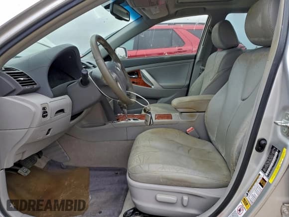 ✅ 2010 Toyota Camry • VIN: 4T1BF3EKXAU101085 • Lot: 94702765. Wystawiony na Copart z przebiegiem 48 231 mil. Bezpłatny archiwum sprzedaży aukcyjnych z USA i szczegółowy raport historii pojazdu na DreamBid. Zdjęcie 7.