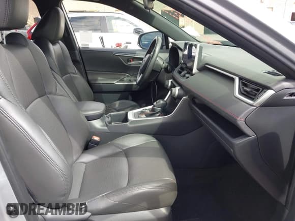 ✅ 2024 Toyota RAV4 SE • VIN: JTMAB3FV1RD208168 • Лот: 43376610. Опубликован ранее на IAAI с пробегом 41 101 миль. Бесплатный доступ к архиву аукционных продаж из США и подробный отчёт об истории автомобиля на DreamBid. Изображение 5.