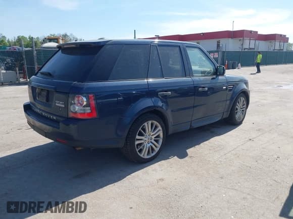✅ 2011 Land Rover Range Rover Sport HSE Lux • VIN: SALSK2D4XBA297926 • Lot: 42102114. Listed on IAAI with 152,702 mi. Free auction sales archive from the USA and detailed vehicle history report at DreamBid. Image 4.