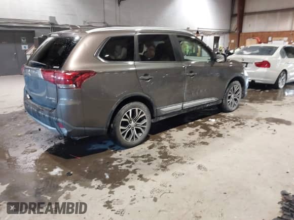 2017 Mitsubishi Outlander SE с VIN JA4AZ3A35HZ069126, выставлен на аукционе IAAI как лот 41391754 с пробегом 70 160 миль миль и . История ставок и продаж доступна на DreamBid. Изображение 4.