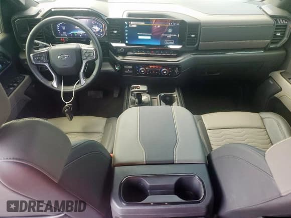 ✅ 2025 Chevrolet Silverado 1500 • VIN: 3GCUKHE81SG131512 • Лот: 67035875. Опубликован ранее на Copart с пробегом 2 852 миль. Бесплатный доступ к архиву аукционных продаж из США и подробный отчёт об истории автомобиля на DreamBid. Изображение 8.