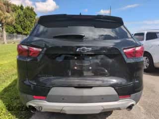 2019 Chevrolet Blazer z VIN 3GNKBDRS8KS680571, wystawiony jako Copart lot #74875614 z przebiegiem Nie podano mil oraz Nie do naprawy • Non repairable. Historia ofert i sprzedaży dostępna na DreamBid. Obrazek 6.