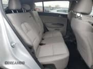 ✅ 2018 Kia Sportage LX • VIN: KNDPMCAC2J7448830 • Lot: 91050205. Wystawiony na Copart z przebiegiem 78 894 mil. Bezpłatny archiwum sprzedaży aukcyjnych z USA i szczegółowy raport historii pojazdu na DreamBid. Zdjęcie 11.