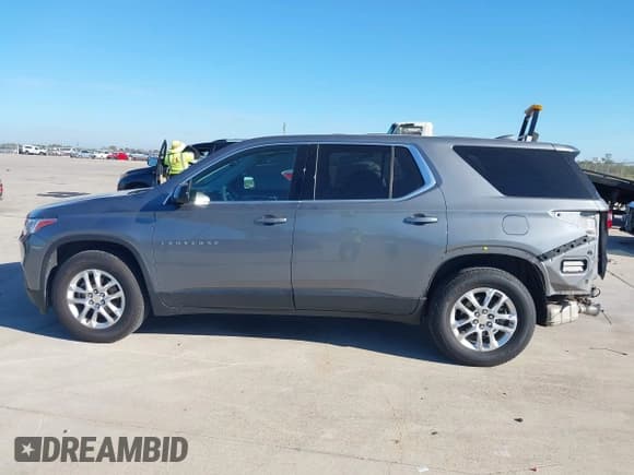 ✅ 2018 Chevrolet Traverse LS • VIN: 1GNERFKWXJJ157683 • Lot: 43383797. Wystawiony na IAAI z przebiegiem 39 491 mil. Bezpłatny archiwum sprzedaży aukcyjnych z USA i szczegółowy raport historii pojazdu na DreamBid. Zdjęcie 14.