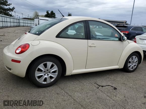 ✅ 2009 Volkswagen Beetle S • VIN: 3VWPG31C89M507255 • Лот: 51801625. Опубликован ранее на Copart с пробегом 112 841 миль. Бесплатный доступ к архиву аукционных продаж из США и подробный отчёт об истории автомобиля на DreamBid. Изображение 3.