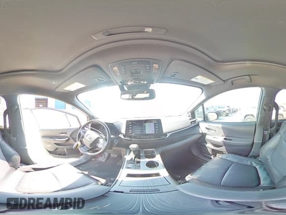 ✅ 2024 Toyota Sienna Woodland Edition • VIN: 5TDCSKFC7RS117069 • Lot: 81463075. Wystawiony na Copart z przebiegiem 234 120 mil. Bezpłatny archiwum sprzedaży aukcyjnych z USA i szczegółowy raport historii pojazdu na DreamBid. Zdjęcie 16.